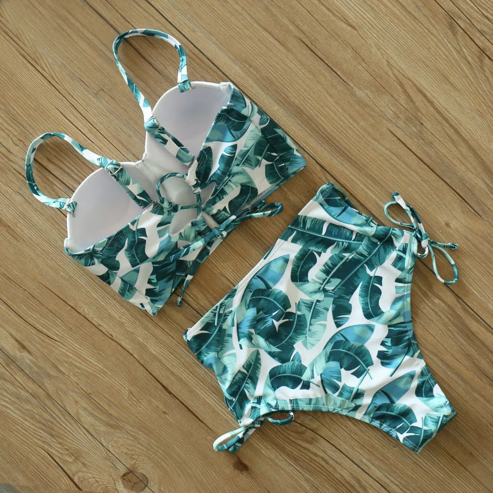 Bikini Mujer Tiro Alto 2025 – Estampado de Hojas Estilo Retro
