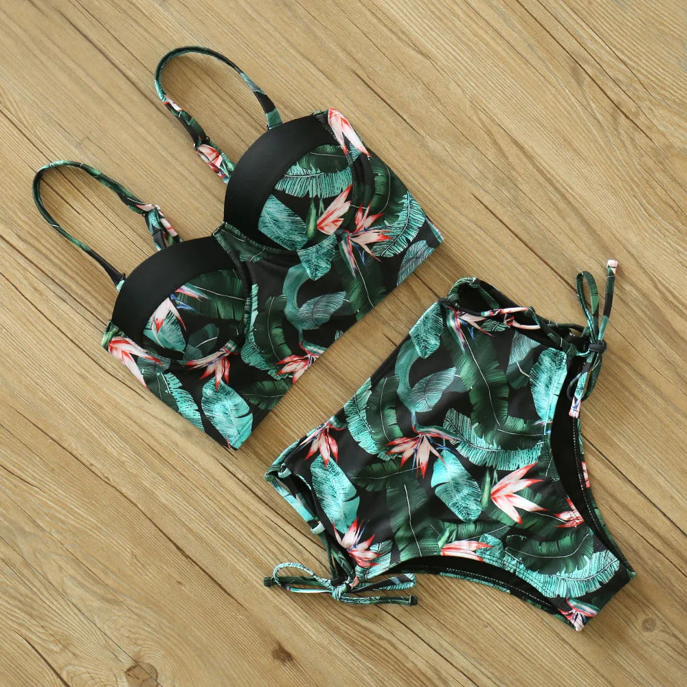 Bikini Mujer Tiro Alto 2025 – Estampado de Hojas Estilo Retro