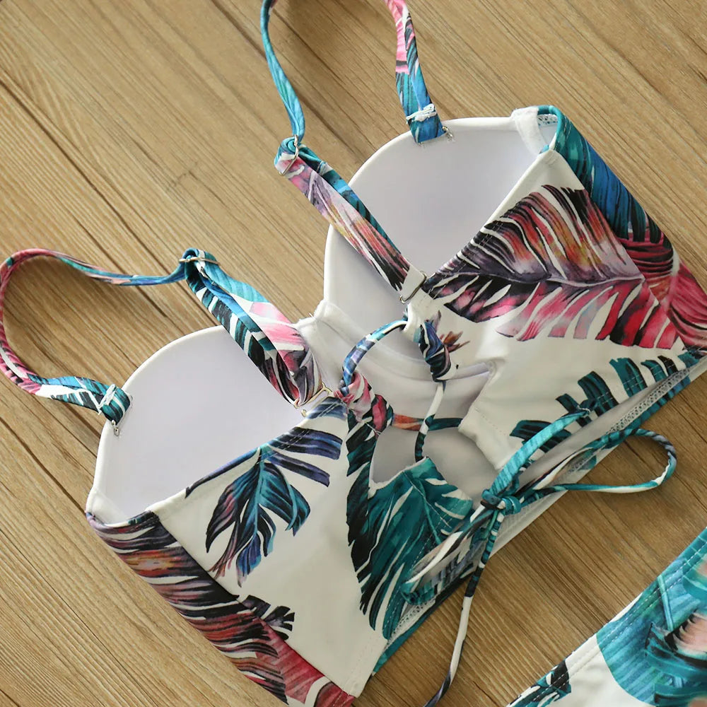 Bikini Mujer Tiro Alto 2025 – Estampado de Hojas Estilo Retro