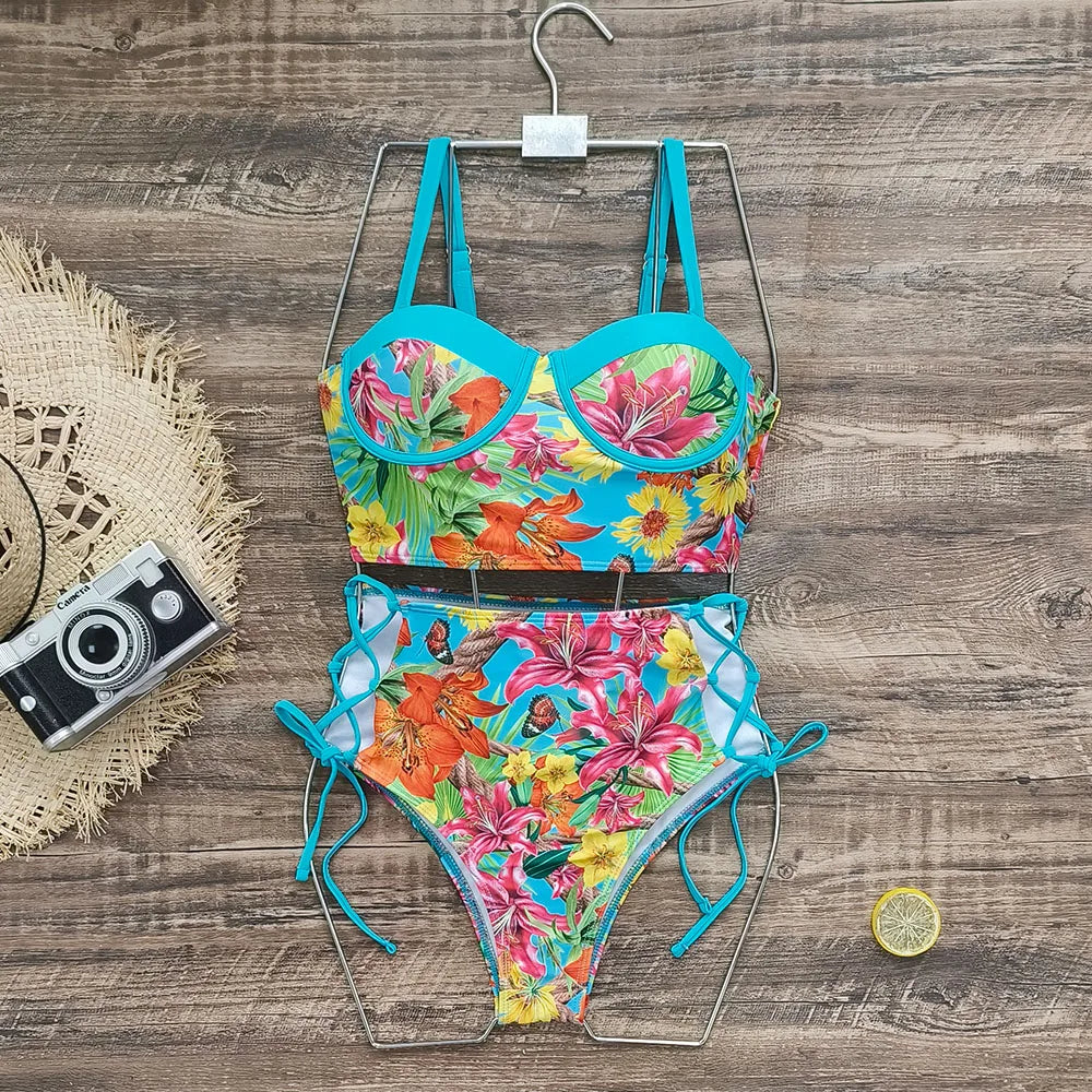 Bikini Mujer Tiro Alto 2025 – Estampado de Hojas Estilo Retro