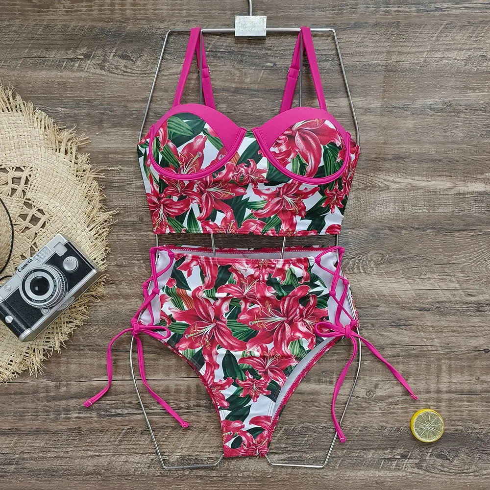 Bikini Mujer Tiro Alto 2025 – Estampado de Hojas Estilo Retro
